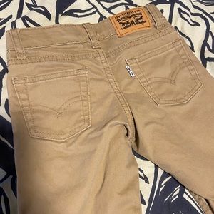 Khaki Levi’s 3t EUC